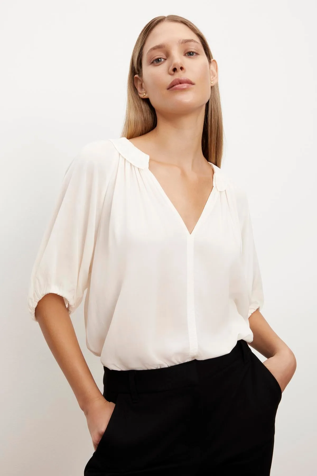 ALEGRA V-NECK TOP