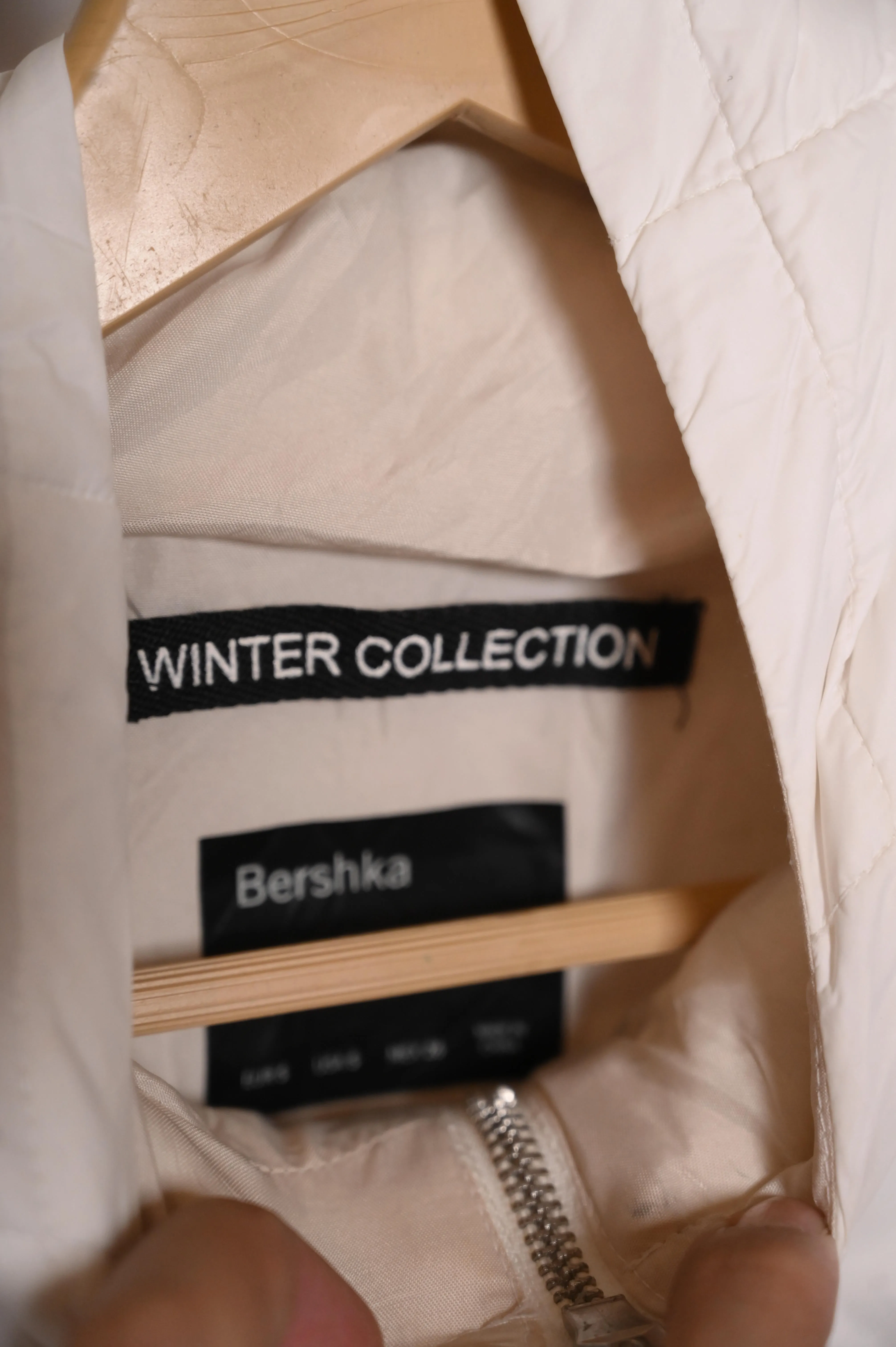 Bershka White Puffer Jacket (Unisex)- Small