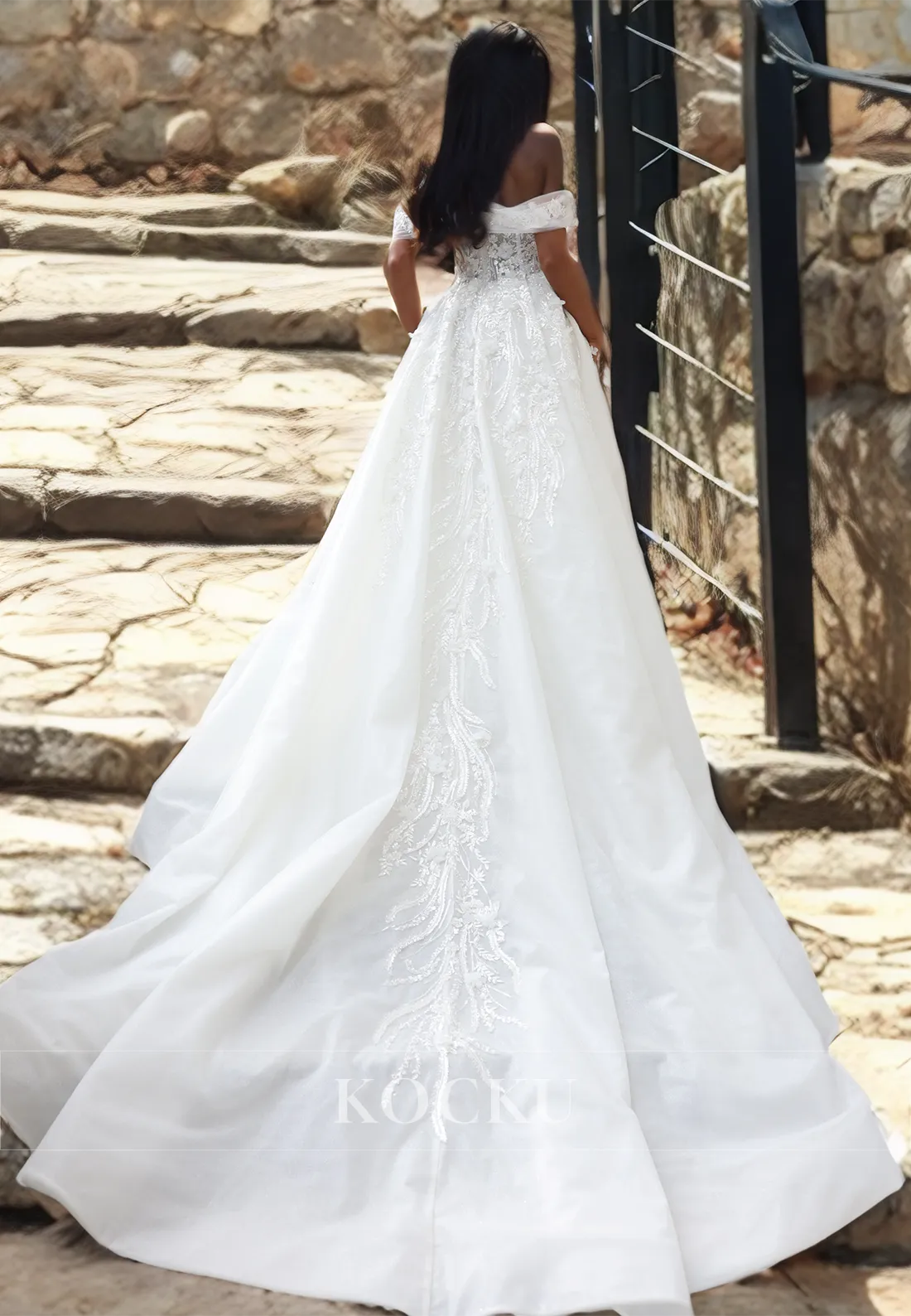 Elegant & Luxurious Off-Shoulder A-Line Appliques Split Wedding Dress