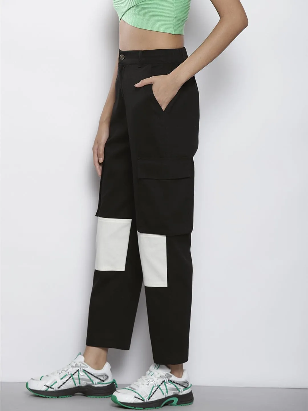 Women Black & White Color Block Side Pockets Twill Pants